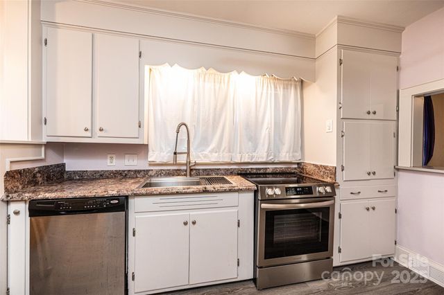 538 Salisbury Road, Statesville, NC 28677