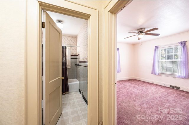 538 Salisbury Road, Statesville, NC 28677