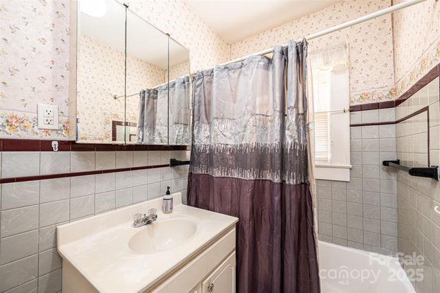 538 Salisbury Road, Statesville, NC 28677