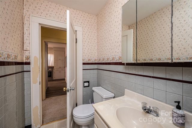 538 Salisbury Road, Statesville, NC 28677