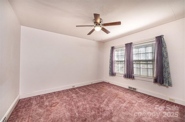 538 Salisbury Road, Statesville, NC 28677