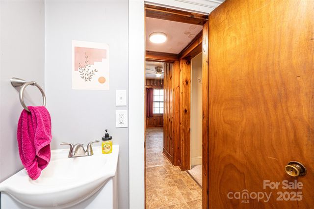 538 Salisbury Road, Statesville, NC 28677