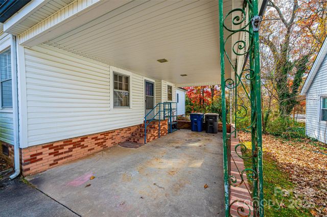 538 Salisbury Road, Statesville, NC 28677