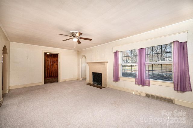 538 Salisbury Road, Statesville, NC 28677