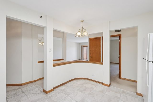 7450 N Waukegan Road 505, Niles, IL 60714