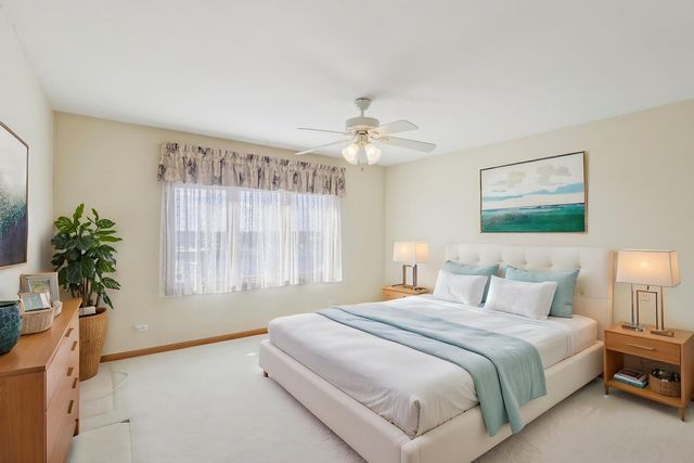 7450 N Waukegan Road 505, Niles, IL 60714