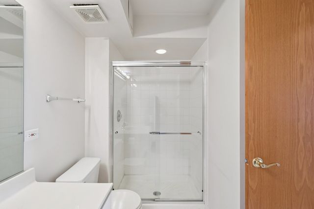 7450 N Waukegan Road 505, Niles, IL 60714