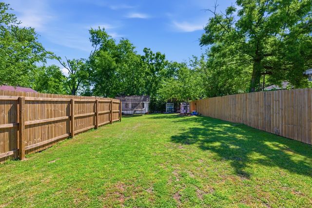 1703 Riverside Dr, Nashville, TN 37216