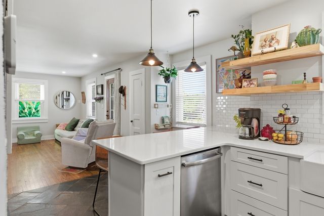 1703 Riverside Dr, Nashville, TN 37216