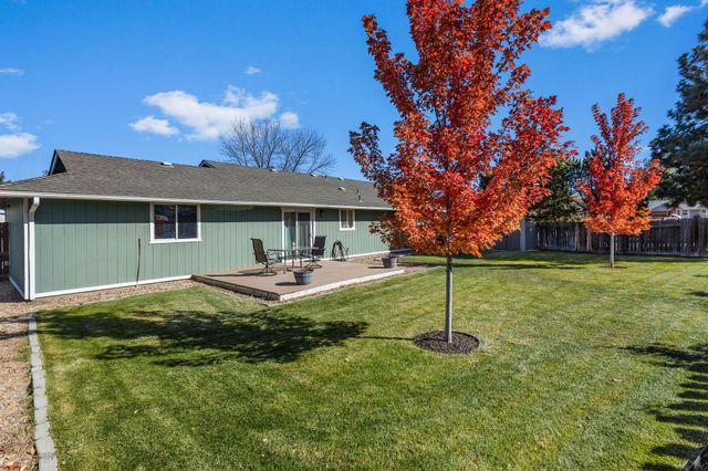 3248 SW Salmon Avenue, Redmond, OR 97756