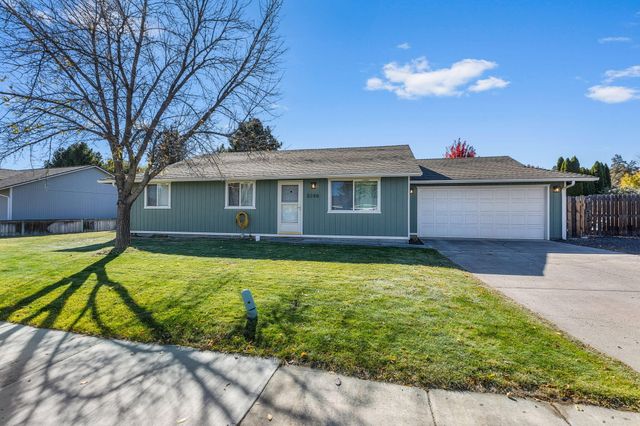 3248 SW Salmon Avenue, Redmond, OR 97756