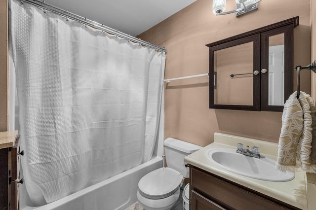 3248 SW Salmon Avenue, Redmond, OR 97756