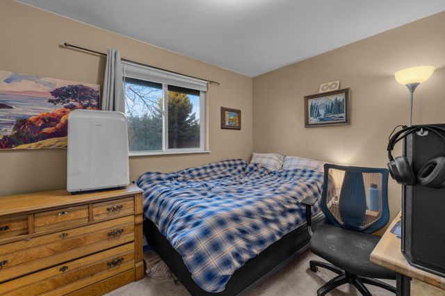 3248 SW Salmon Avenue, Redmond, OR 97756