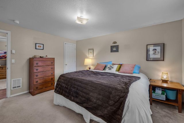 3248 SW Salmon Avenue, Redmond, OR 97756