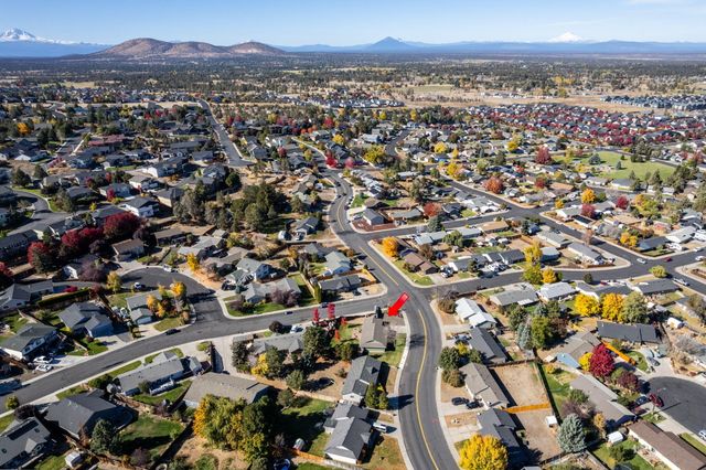 3248 SW Salmon Avenue, Redmond, OR 97756