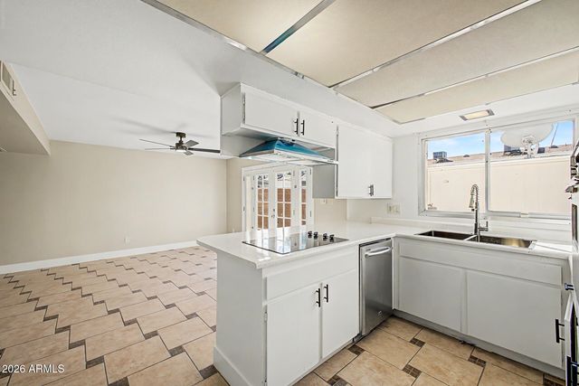 1605 W HAZELWOOD Street, Phoenix, AZ 85015