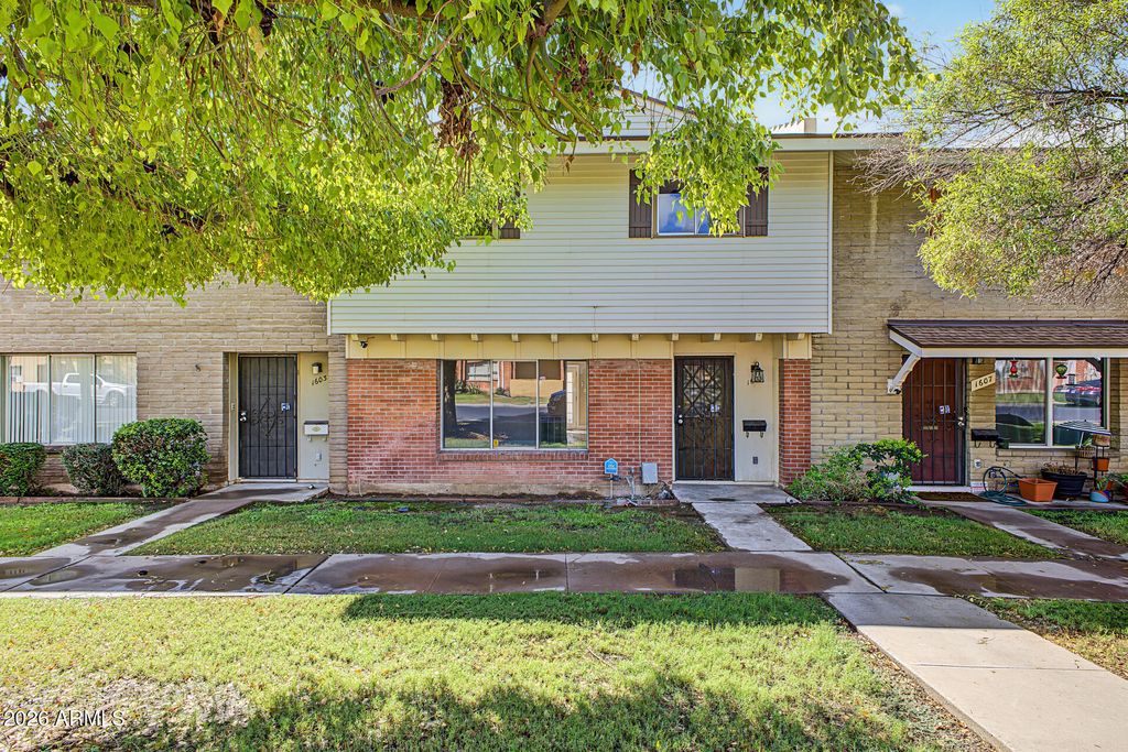 1605 W HAZELWOOD Street, Phoenix, AZ 85015