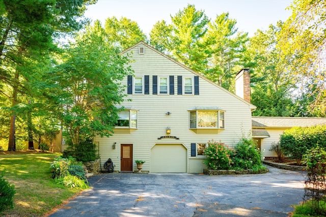 114 Graham Hill Dr, Hanover, MA 02339