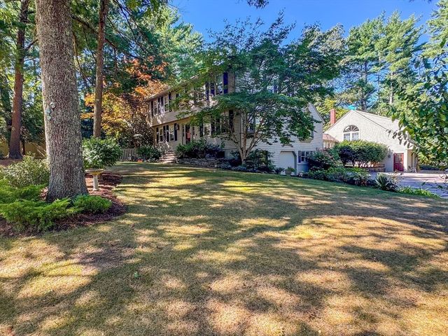 114 Graham Hill Dr, Hanover, MA 02339