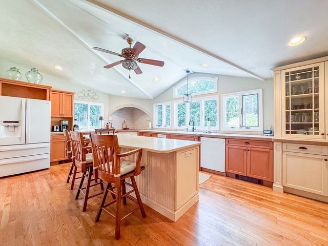114 Graham Hill Dr, Hanover, MA 02339