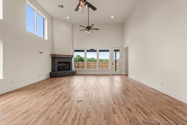 2402 E Northampton Street, Broken Arrow, OK 74014