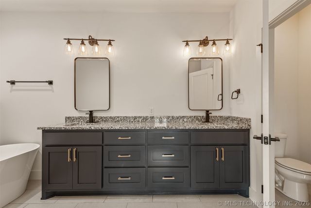 2402 E Northampton Street, Broken Arrow, OK 74014