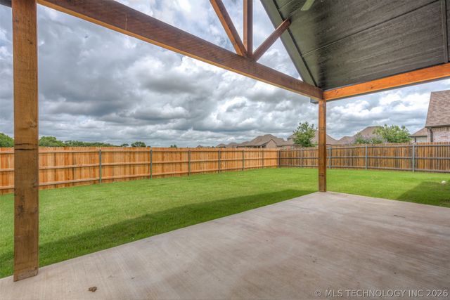 2402 E Northampton Street, Broken Arrow, OK 74014