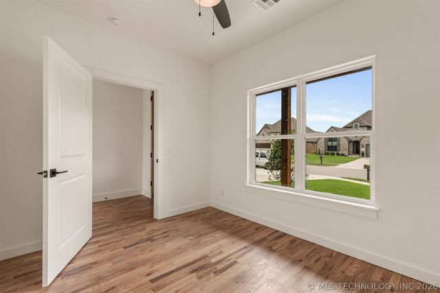 2402 E Northampton Street, Broken Arrow, OK 74014