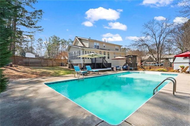 2320 Brownstone Court, Marietta, GA 30062