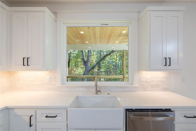 9 Cockerham Lane, Bella Vista, AR 72714