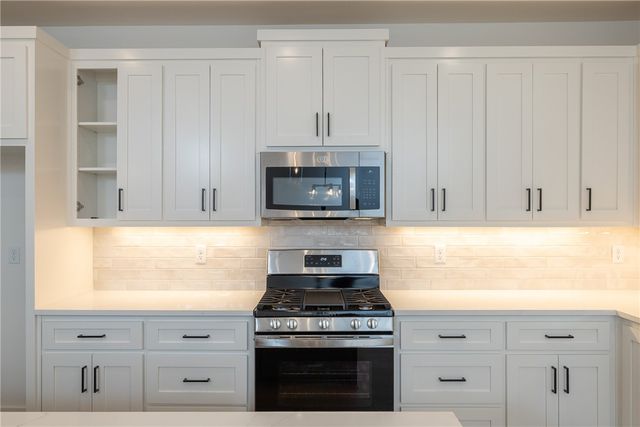 9 Cockerham Lane, Bella Vista, AR 72714