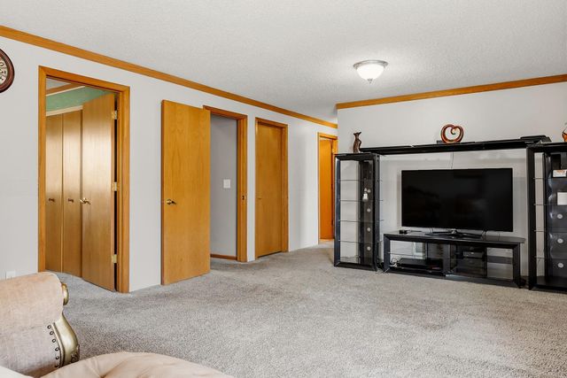 5785 Yucca Lane N, Plymouth, MN 55446