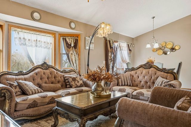 5785 Yucca Lane N, Plymouth, MN 55446