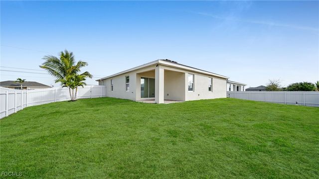 322 NE 20th TER, Cape Coral, FL 33909