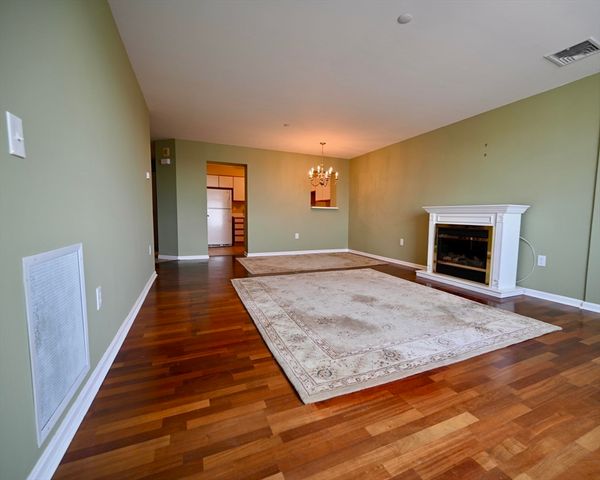 30 Chelsea St 804, Everett, MA 02149