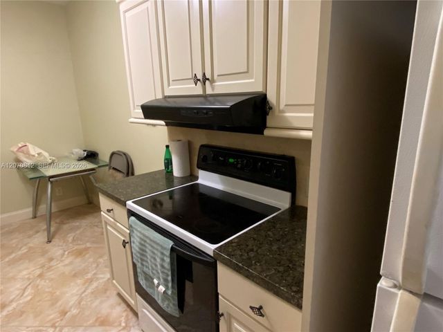4330 Hillcrest Drive 1009, Hollywood, FL 33021