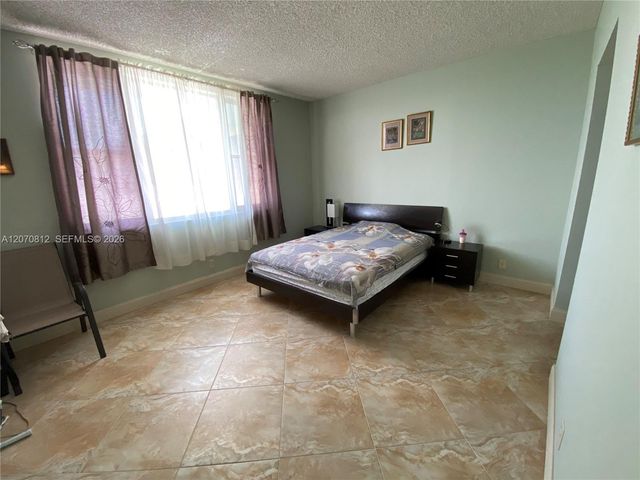 4330 Hillcrest Drive 1009, Hollywood, FL 33021