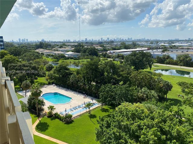 4330 Hillcrest Drive 1009, Hollywood, FL 33021