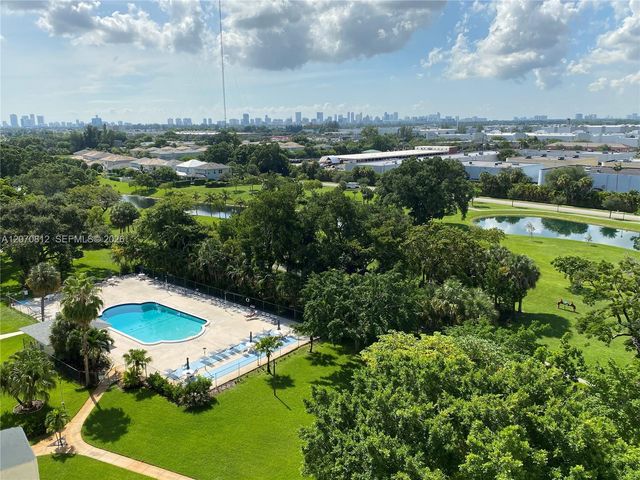 4330 Hillcrest Drive 1009, Hollywood, FL 33021