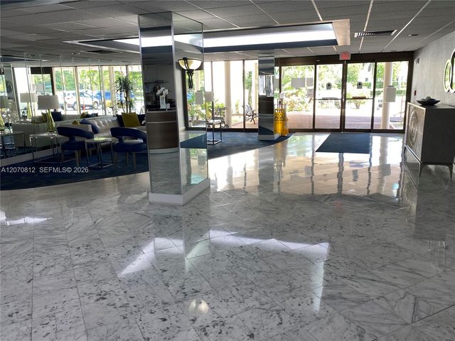 4330 Hillcrest Drive 1009, Hollywood, FL 33021