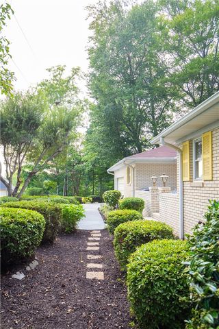 106 Westchester Circle, Seneca, SC 29672