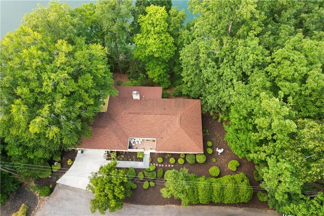 106 Westchester Circle, Seneca, SC 29672