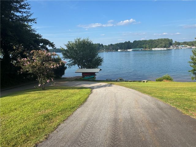 106 Westchester Circle, Seneca, SC 29672