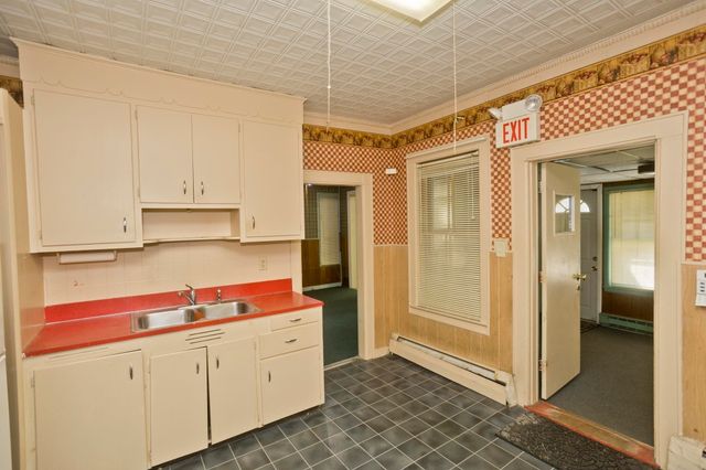 137 Sheridan St., Chicopee, MA 01020