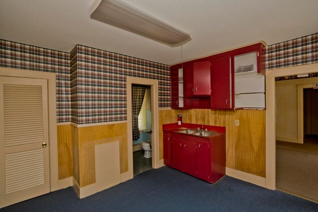 137 Sheridan St., Chicopee, MA 01020