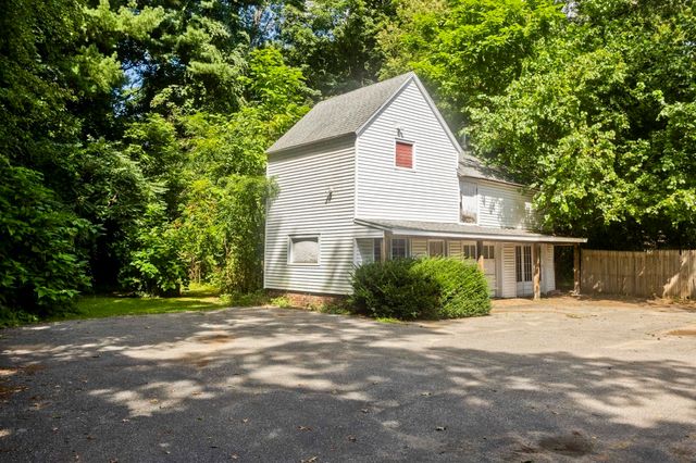 137 Sheridan St., Chicopee, MA 01020