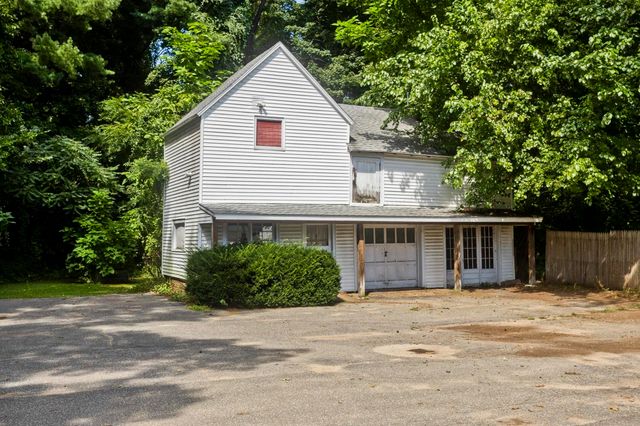 137 Sheridan St., Chicopee, MA 01020
