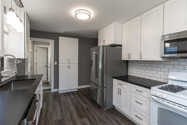 1224 6th Street E, Saint Paul, MN 55106