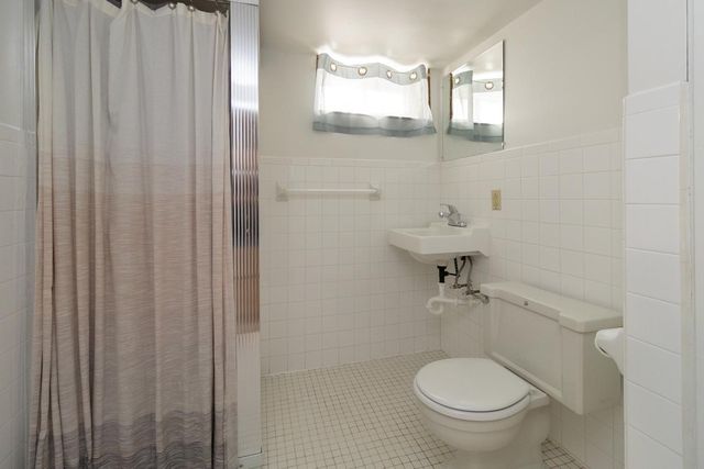 1224 6th Street E, Saint Paul, MN 55106