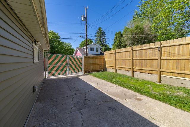 1224 6th Street E, Saint Paul, MN 55106